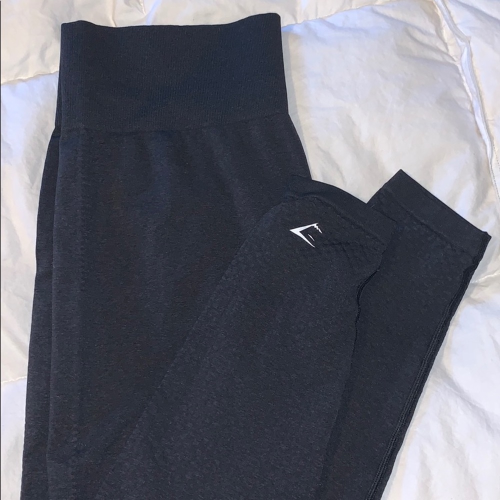 Gym shark leggings